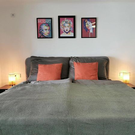 Neues City Center Piano Appartement Mit Netflix Klagenfurt am Woerthersee Exterior photo