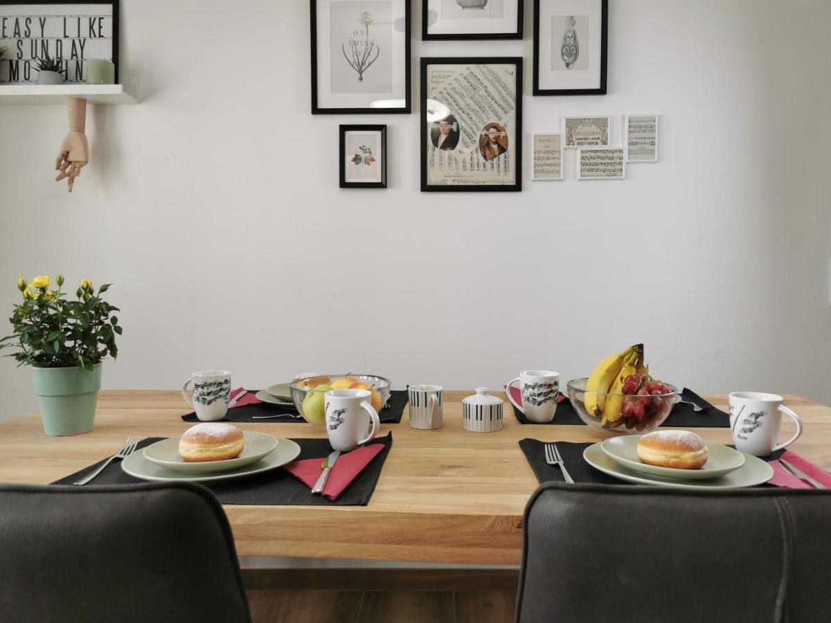 Neues City Center Piano Appartement Mit Netflix Klagenfurt am Woerthersee Exterior photo